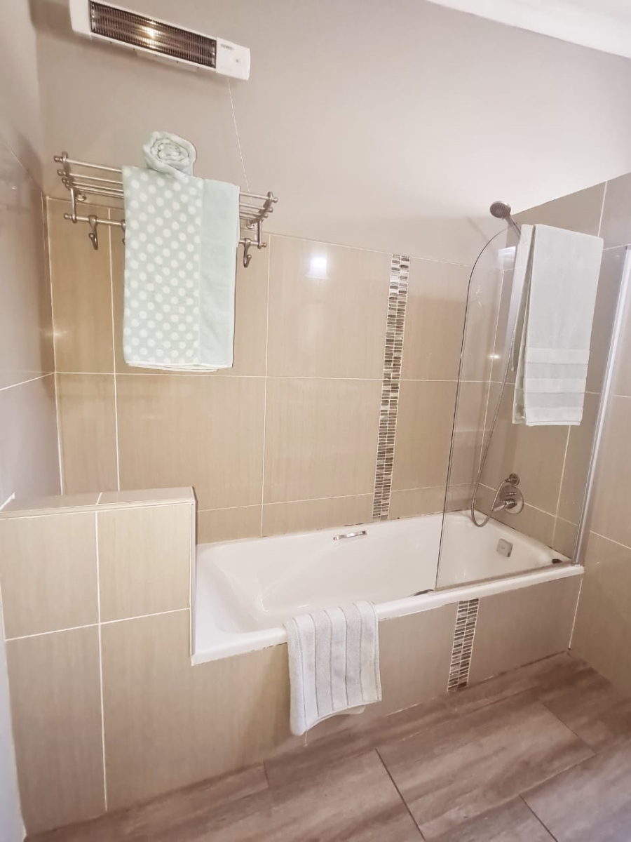 5 Bedroom Property for Sale in Kenton On Sea Eastern Cape